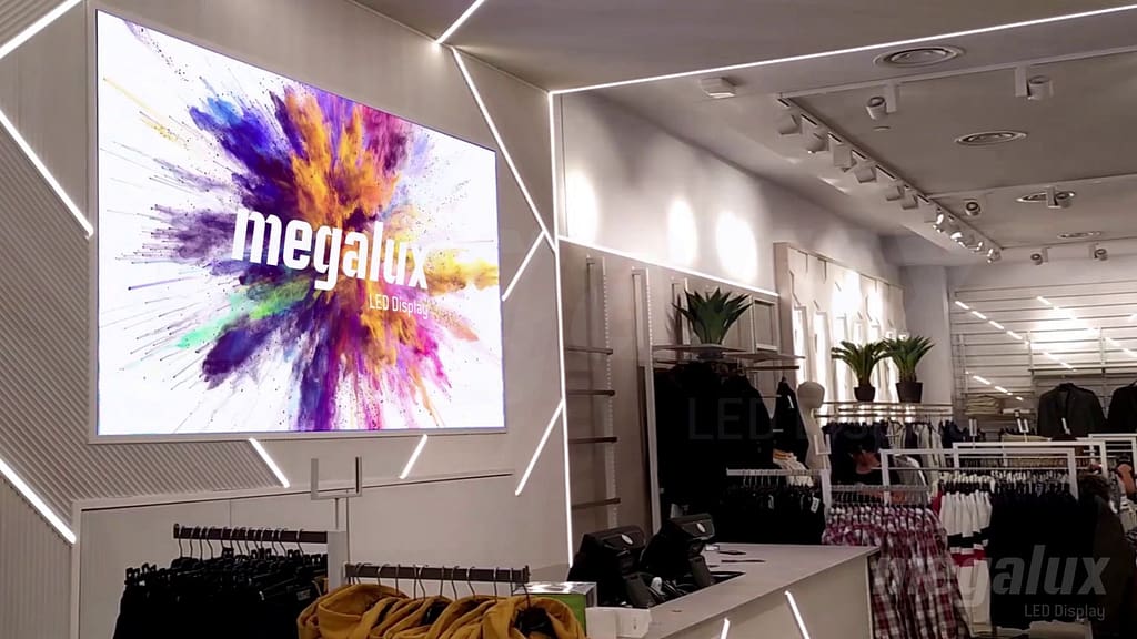 JVZ Sevilla abre sus puertas con una gran pantalla LED publictaria de Megalux