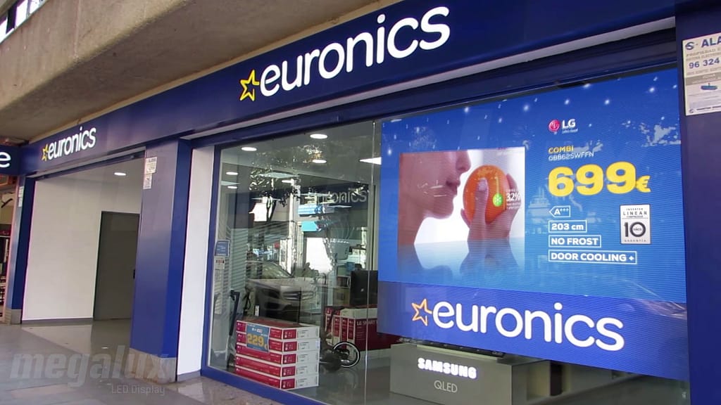 La cadena Euronics se hace notar con pantalla LED Megalux de gran formato