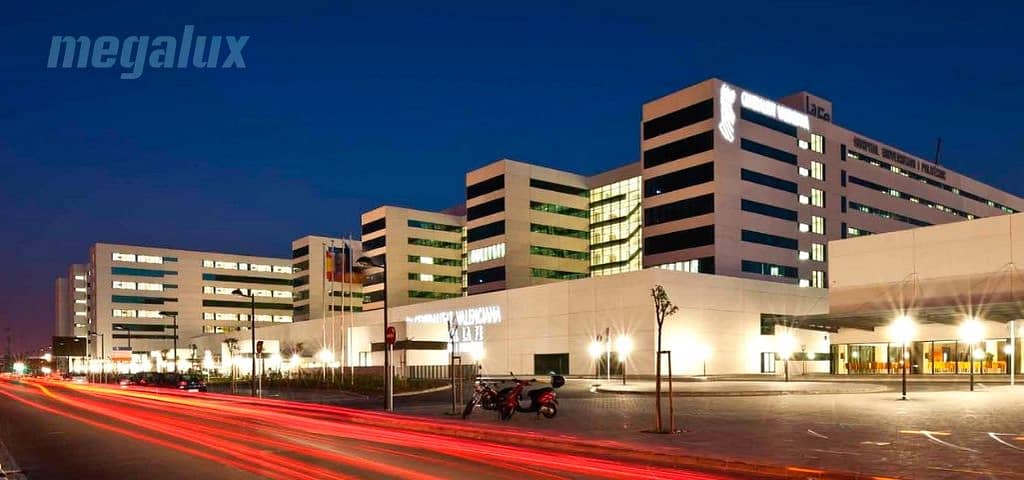 Coronavirus: Megalux dona 4.400 tubos de LED al Hospital La Fe