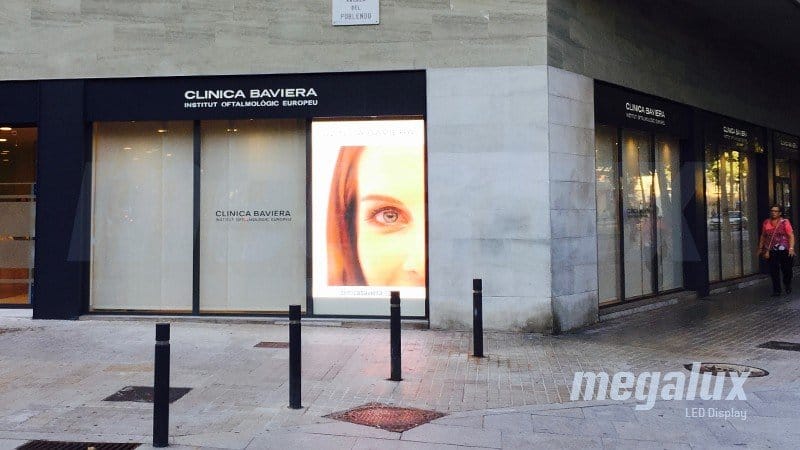 Pantalla publicitaria LED Megalux en la avenida Diagonal de Barcelona