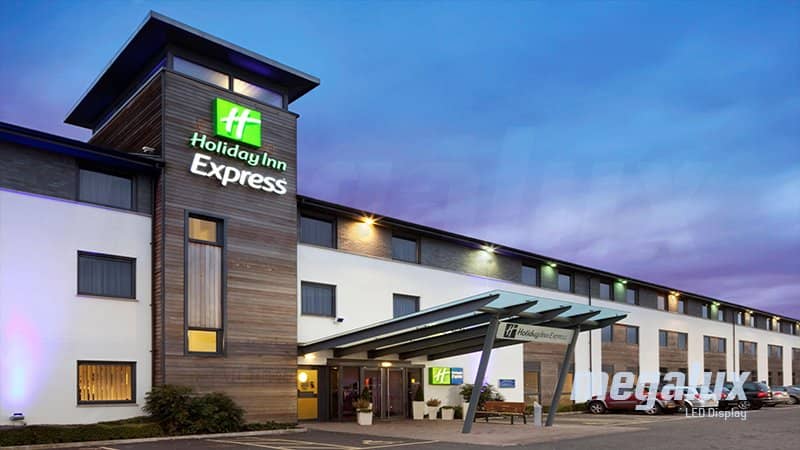 Holiday Inn Express y Megalux: Mejor iluminación y más ahorro energético